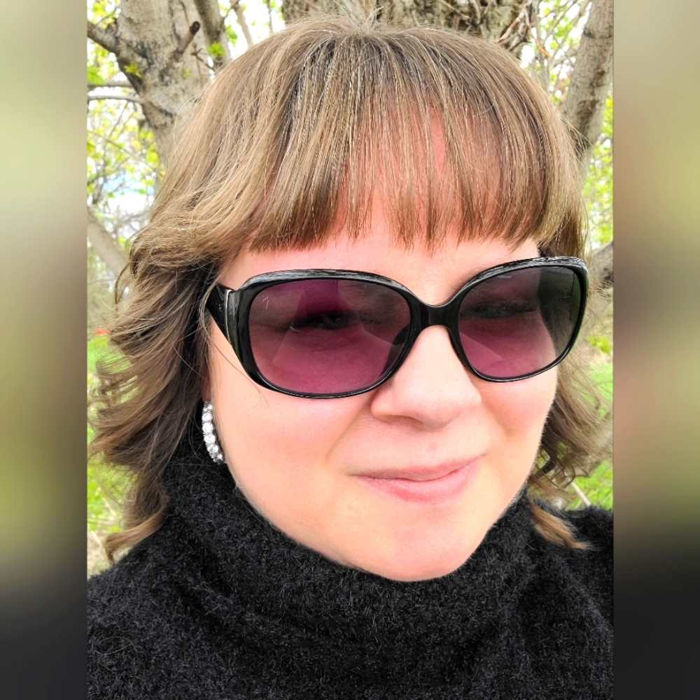 Meet your Posher, Carissa